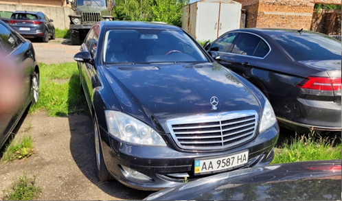 Автомобіль MERCEDES-BENZ  S500 4MATIC 2008 р.в., колір чорний, об’єм двигуна 5461 см. куб, номер кузова: WDD2211861A192303, номер державної реєстрації: АА9587НА