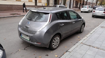 Автомобіль NISSAN LEAF, легковий - загальний хетчбек-В (електро), сірий, державний номер АХ0305ZA, 2016 року випуску, номер кузова 1N4AZ0CP9GC311010 . Основні засоби в кількості 23 одиниці