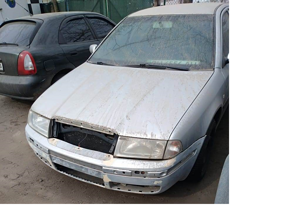 Автомобіль Skoda Oktavia, 2005 р.в., державний номер BH4556AH, номер кузова TMBDL41U06B062643, об’єм двигуна 1781, інв.№611. Основні засоби в кількості 6 од., які знаходяться за адресою: м. Одеса, Фонтанська дорога, 11.