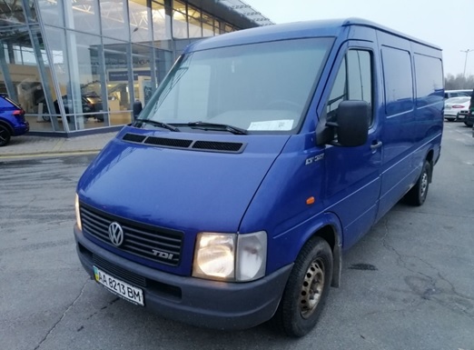 Автомобіль - вантажний фургон, марки VOLKSWAGEN LT 35, 2006р.в., колір синій, об’єм двигуна 2461 см. куб, вид палива – дизель, номер кузова: WV1ZZZ2DZ6H032059, номер державної реєстрації: АА8213ВМ