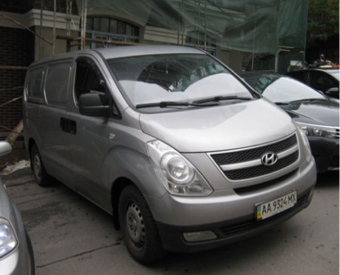 Фургон малотонажний Hyundai H-1, рік випуску 2012, номер державної реєстрації АА9324МХ, номер кузова KMFWBX7KACU459535. Основні засоби в кількості 146 шт.