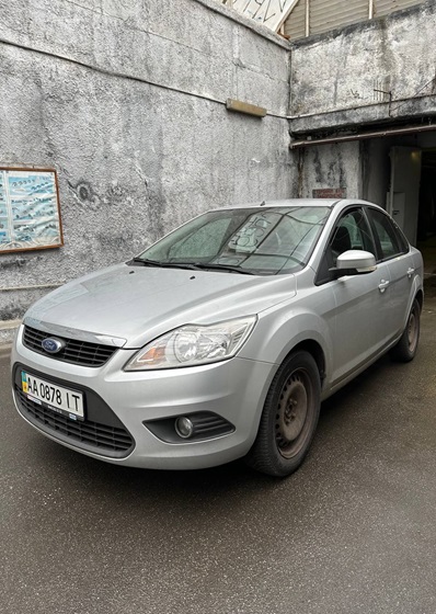 Легковий автомобіль FORD FOCUS, сірий, 2010 року випуску, номер кузова WF0HXXWPDHAY09928, номер державної реєстрації АА0878IТ, що знаходиться за адресою м. Київ, вул. Малопідвальна,8, інвентарний номер 447067. Основні засоби у кількості 117 одиниць