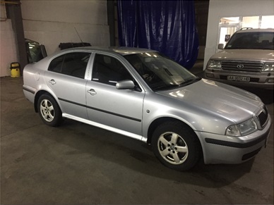 Автомобіль SKODA OCTAVIA, держ.№ АА0214НС, об’єм двигуна-1800 см3, р.в.-2008,колір–сірий,пробіг–224895 км.,№кузова TMBDL41UX8B013023 (накладено арешт). АВТОМАГНІТОЛА KENWOOD. Пальне в баках авто-11,3 л.Осн.засоби-89 од.Бланки переказних векселів-672 шт.